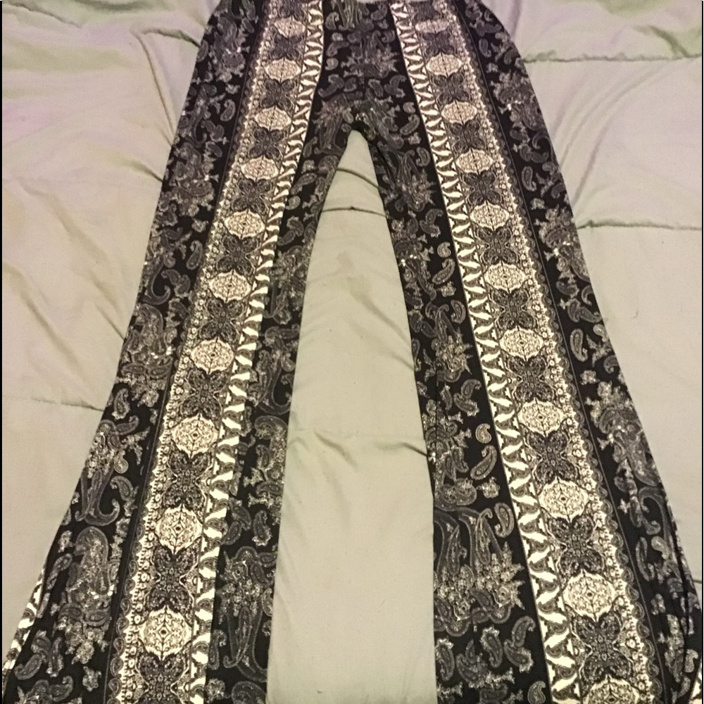 Wide legged leggings
